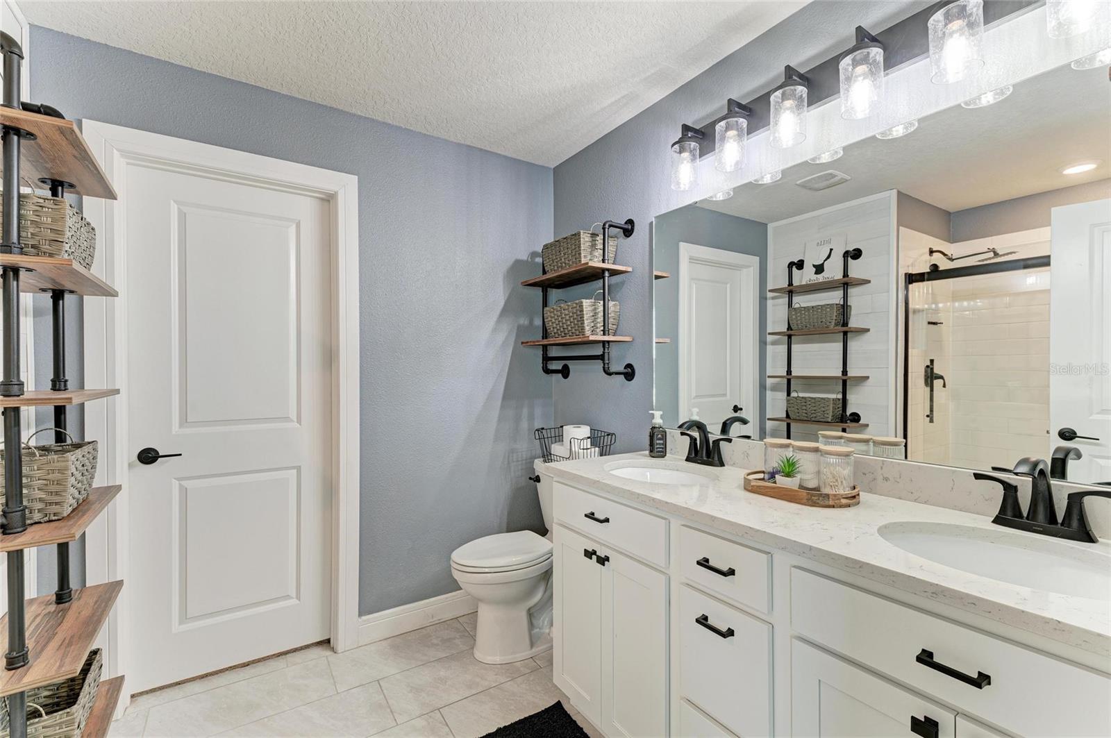 Image 34 of 70 For 8940 Royal River Circle