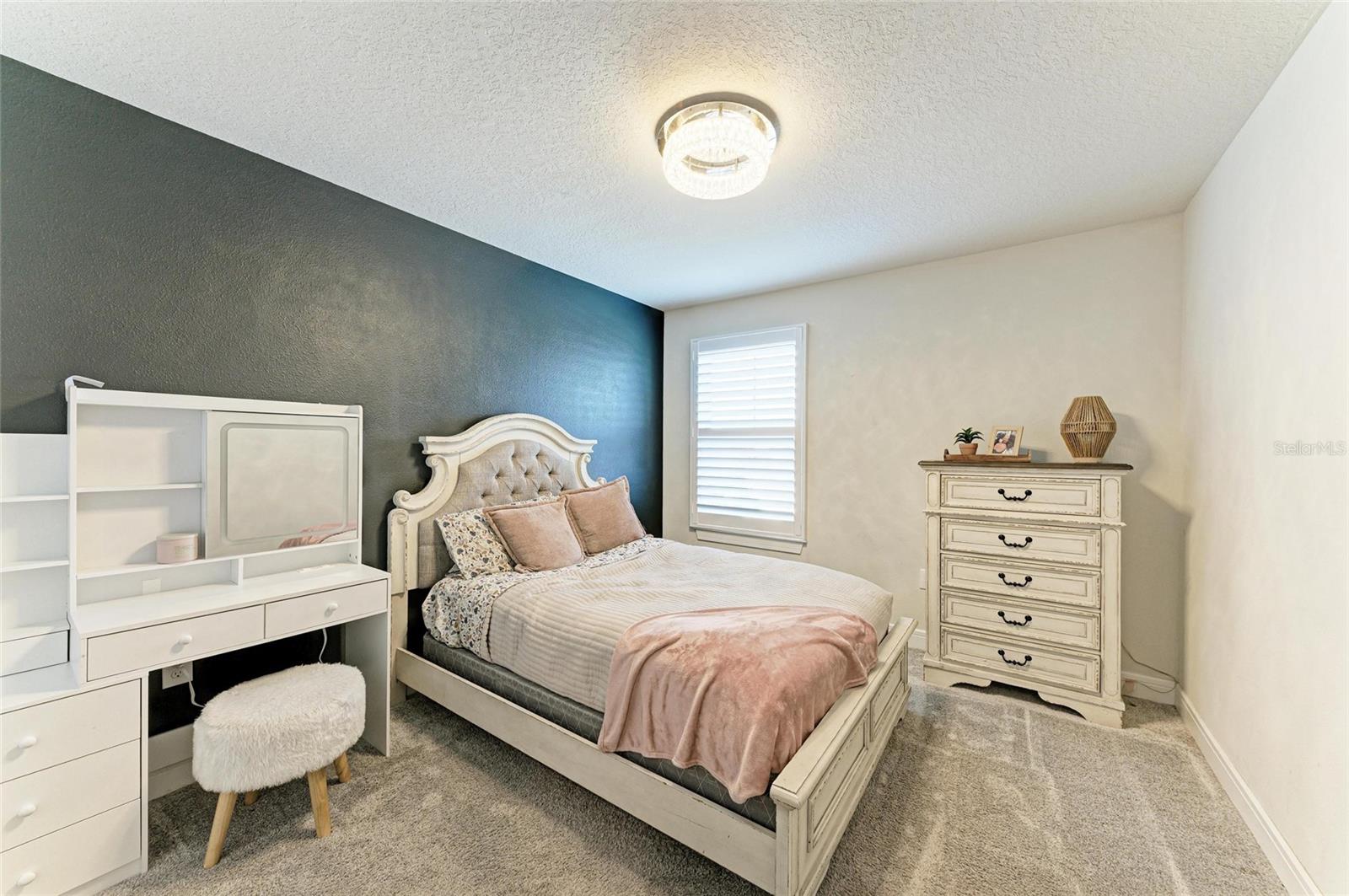 Image 39 of 70 For 8940 Royal River Circle