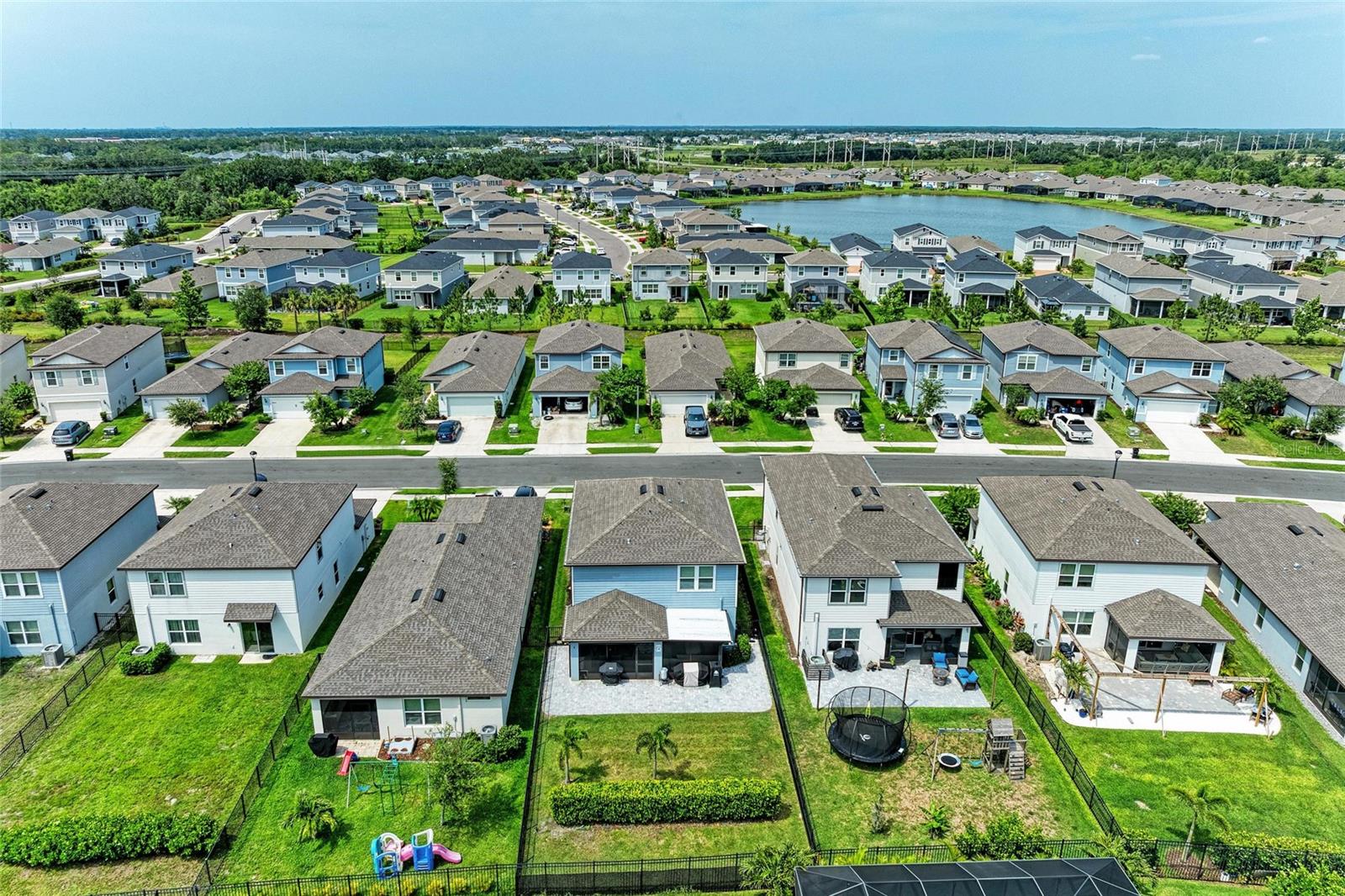Image 4 of 70 For 8940 Royal River Circle