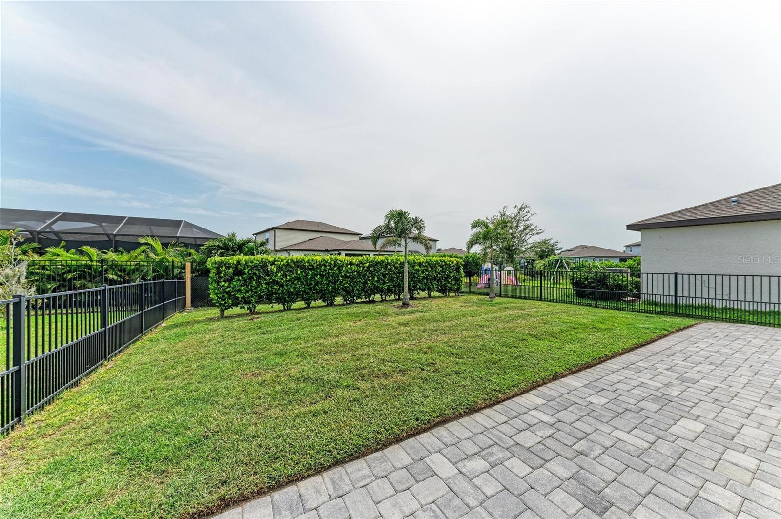 Image 46 of 70 For 8940 Royal River Circle