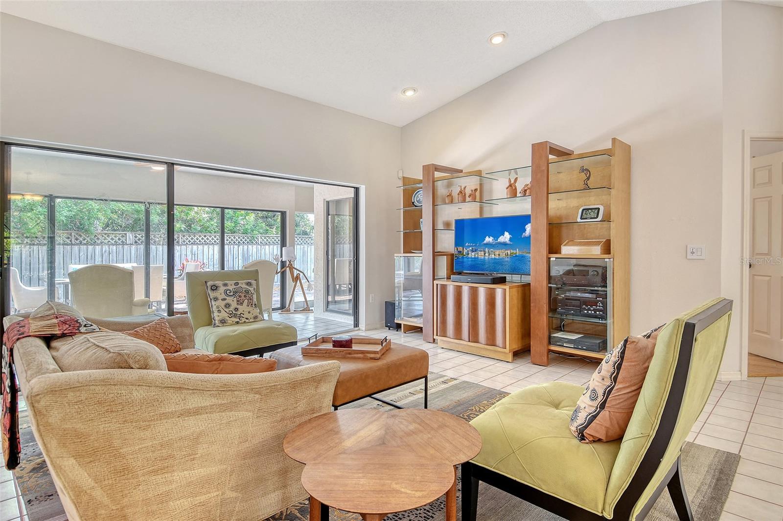 Image 11 of 53 For 4137 Woodview Drive