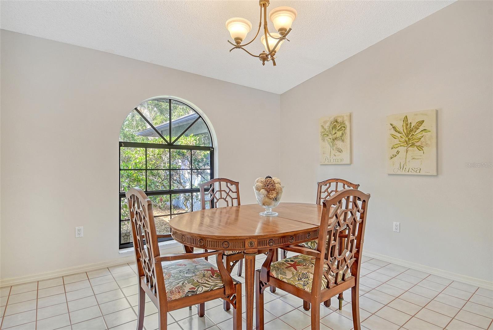 Image 13 of 53 For 4137 Woodview Drive