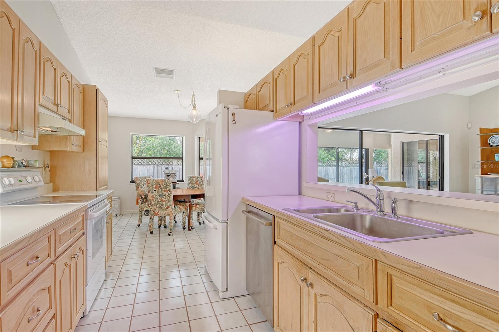 Image 15 of 53 For 4137 Woodview Drive