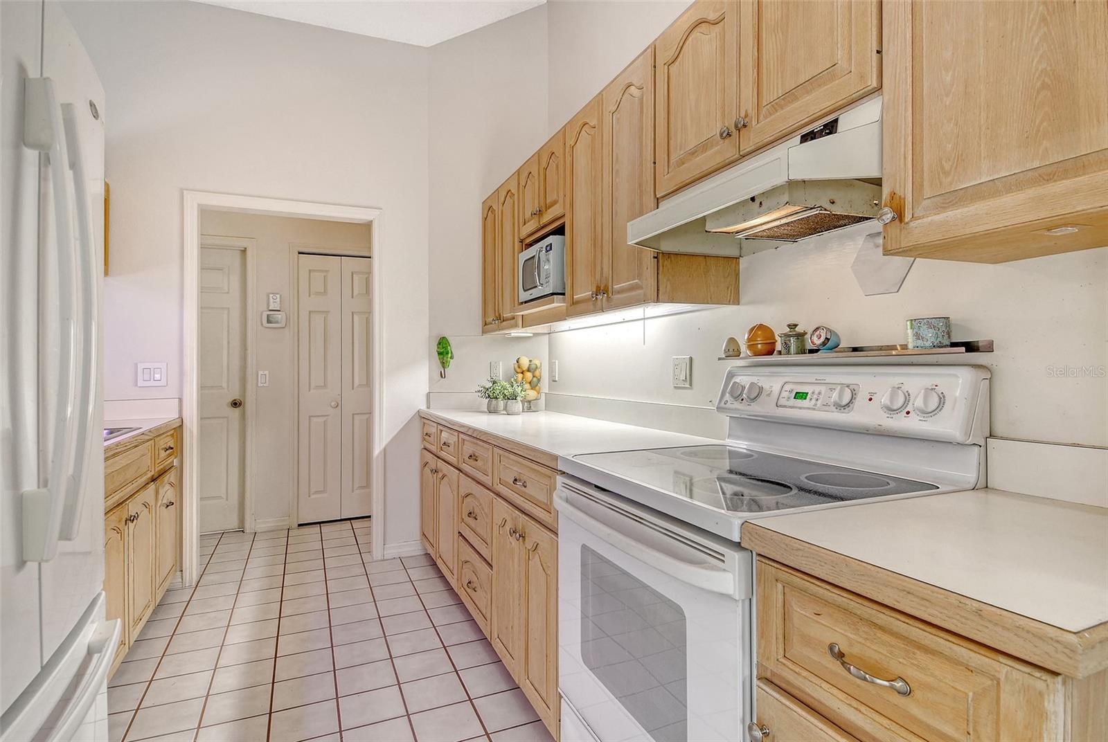 Image 16 of 53 For 4137 Woodview Drive