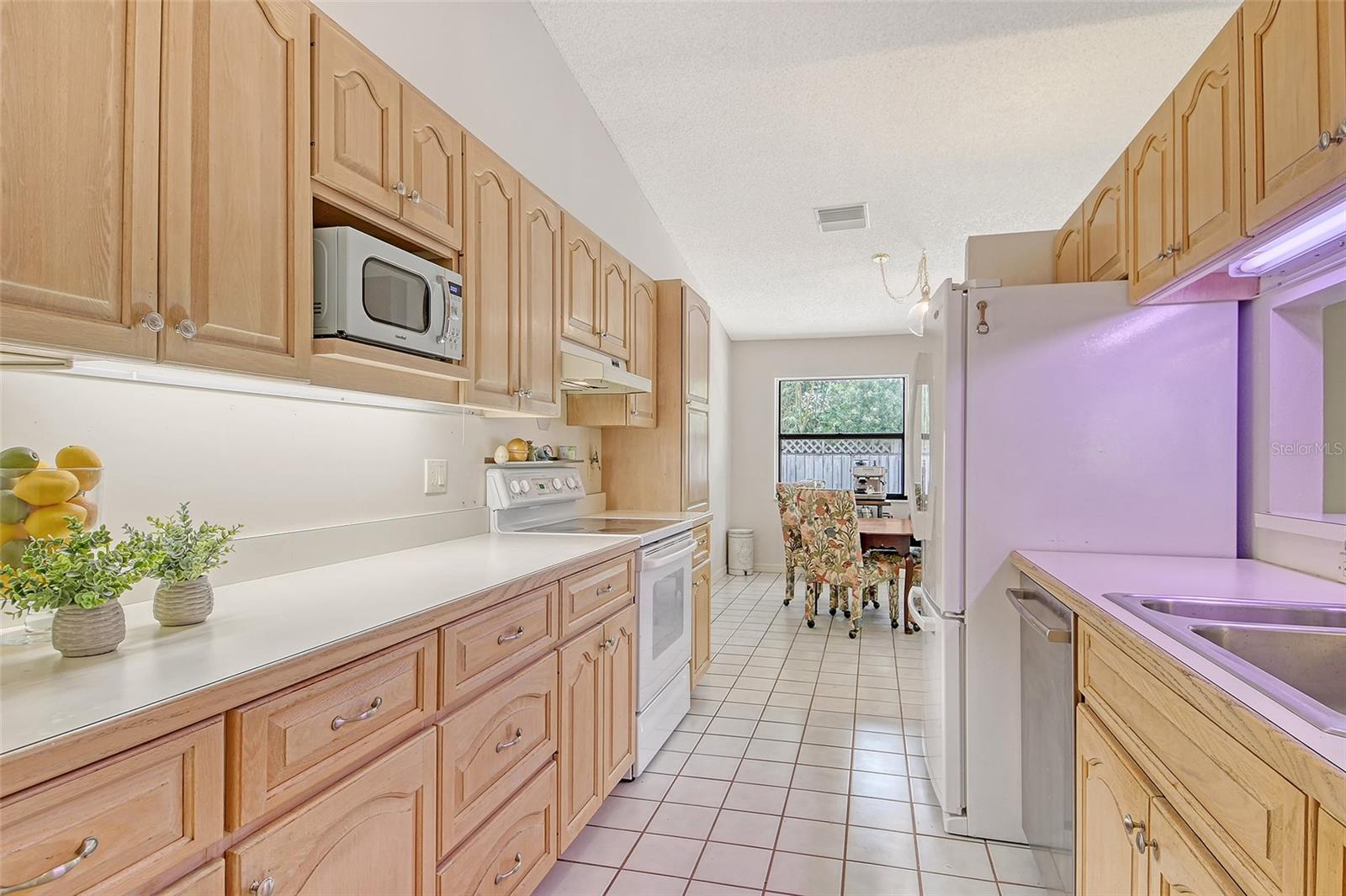 Image 17 of 53 For 4137 Woodview Drive
