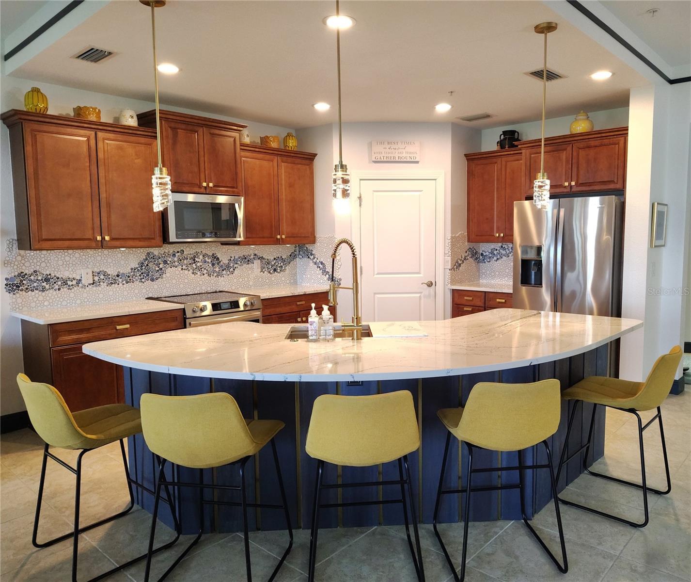 Image 10 of 79 For 1241 Riverscape Street B
