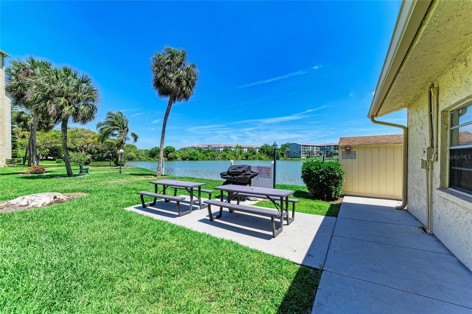 Image 24 of 29 For 3801 Lake Bayshore Drive H413