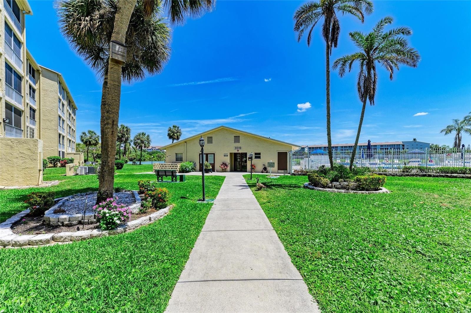 Image 26 of 29 For 3801 Lake Bayshore Drive H413