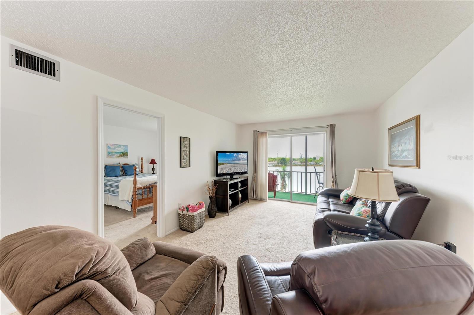 Image 4 of 29 For 3801 Lake Bayshore Drive H413