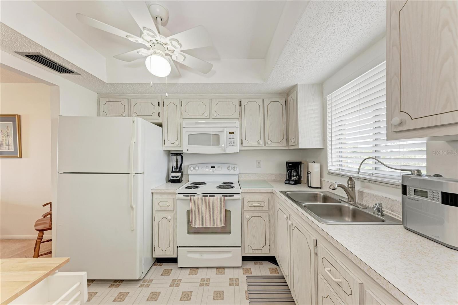 Image 7 of 29 For 3801 Lake Bayshore Drive H413