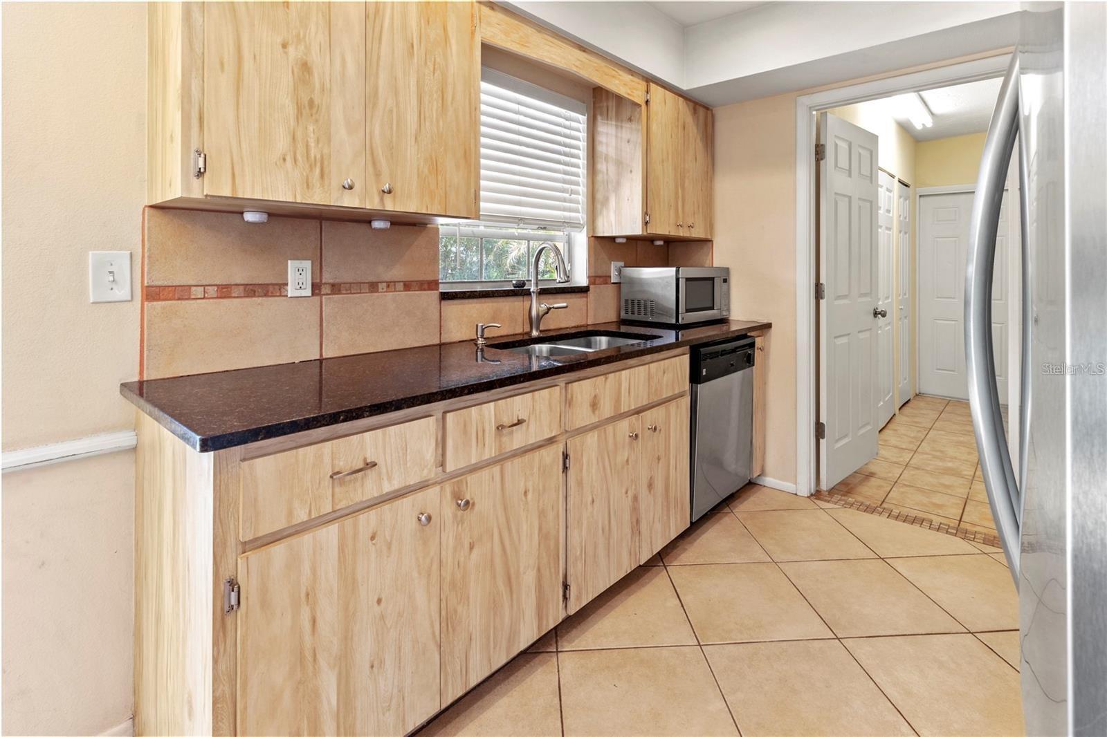 Listing photo id 12 for 3314 Island Date Circle
