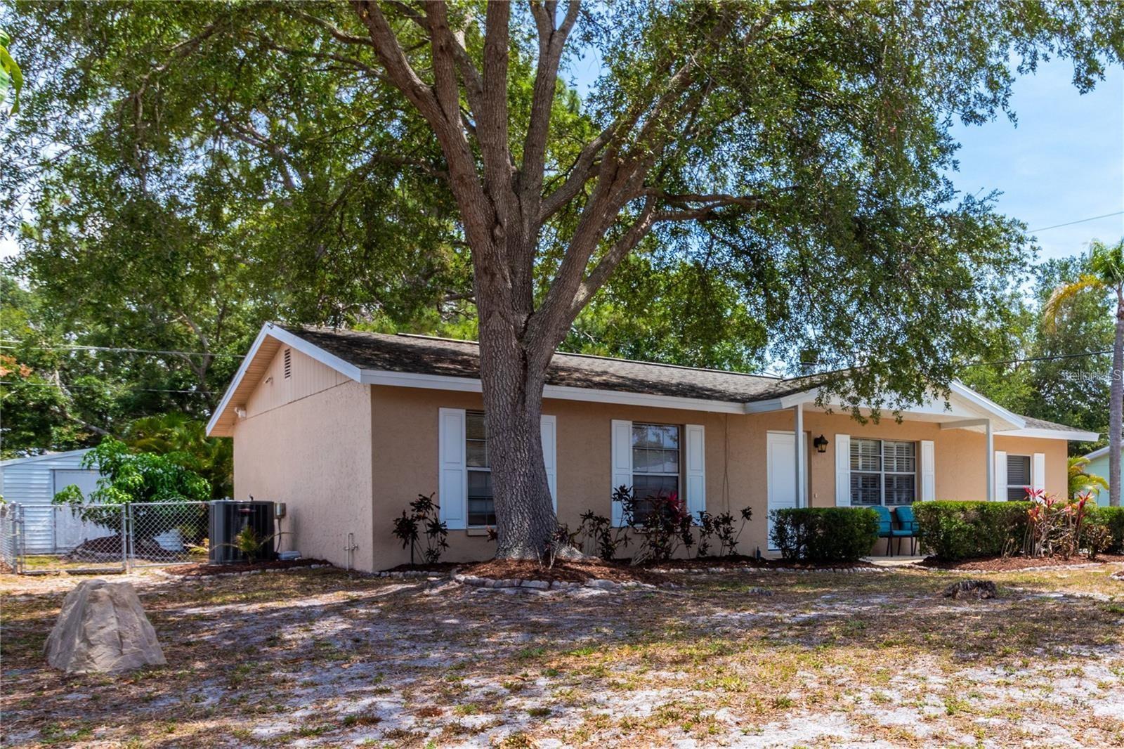 Listing photo id 1 for 3314 Island Date Circle
