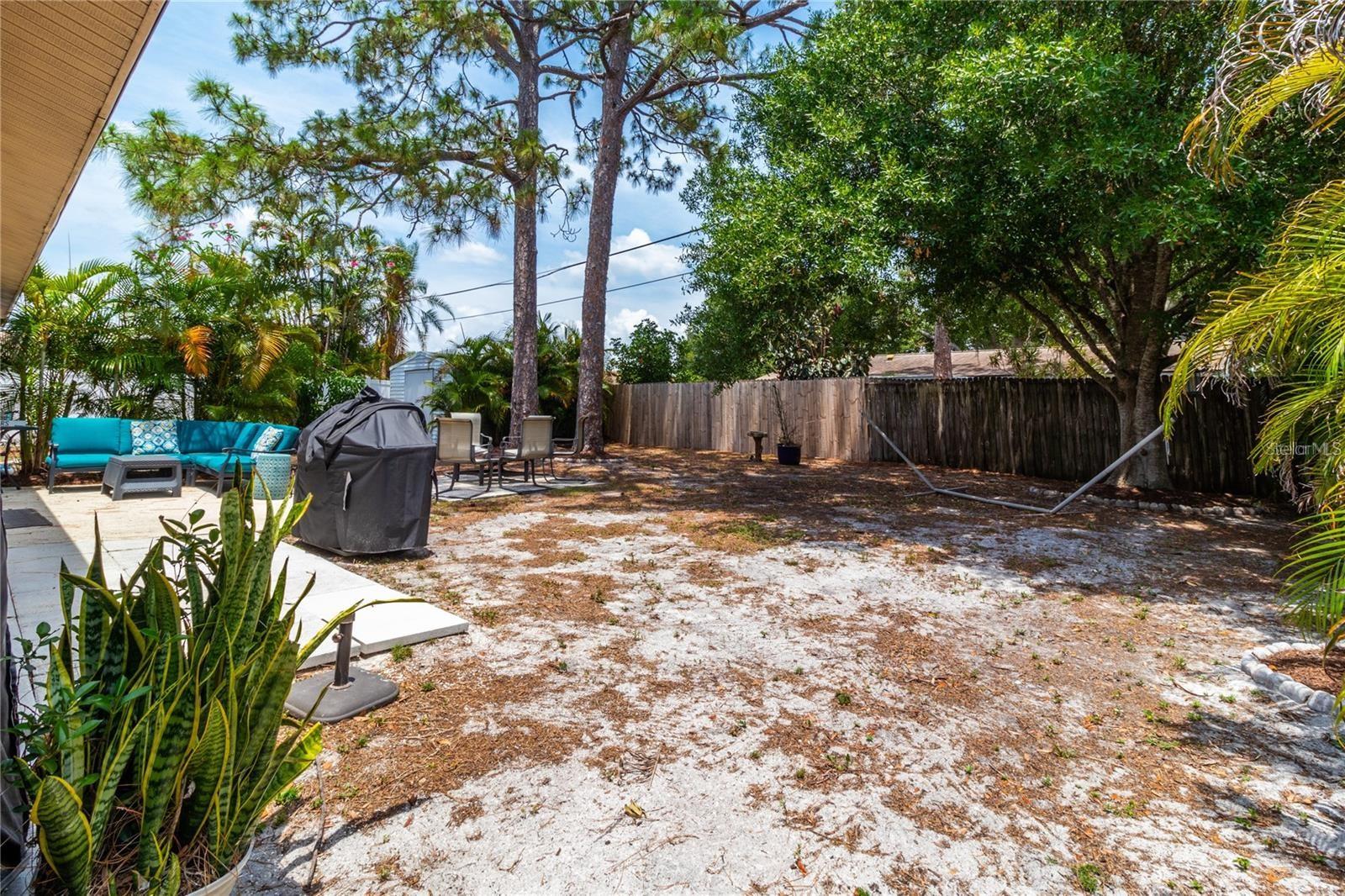 Listing photo id 37 for 3314 Island Date Circle