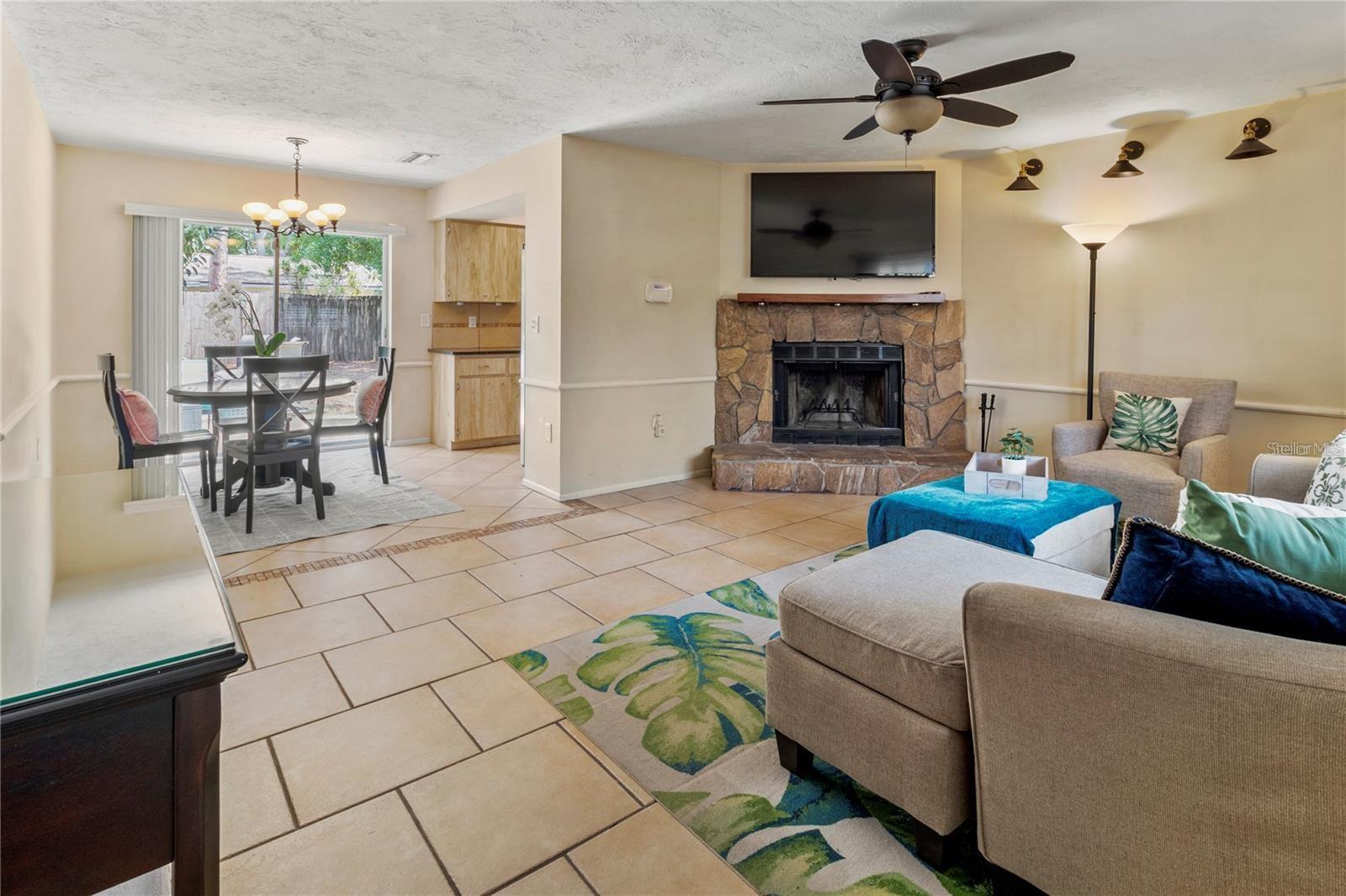 Listing photo id 4 for 3314 Island Date Circle