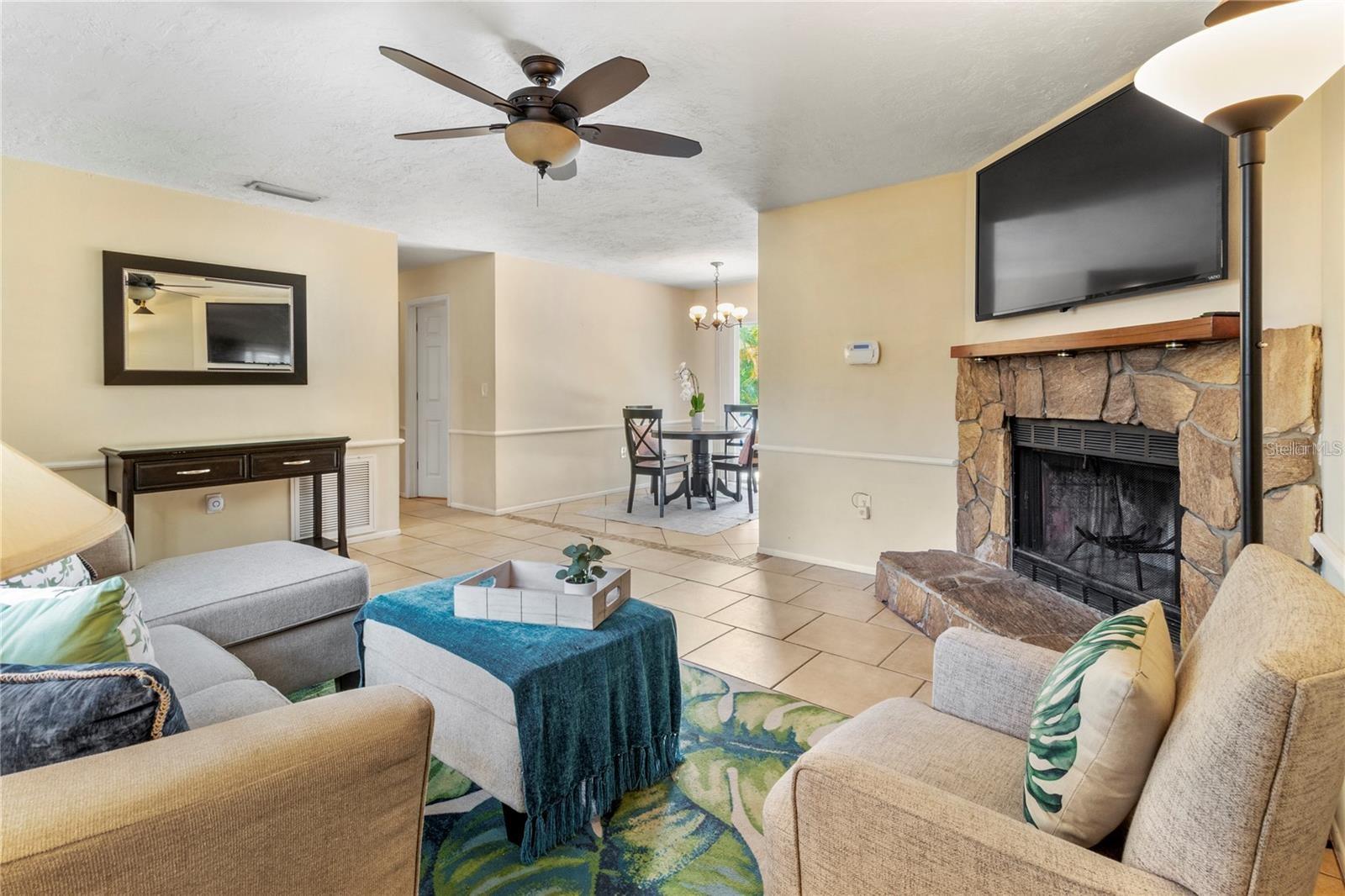 Listing photo id 6 for 3314 Island Date Circle