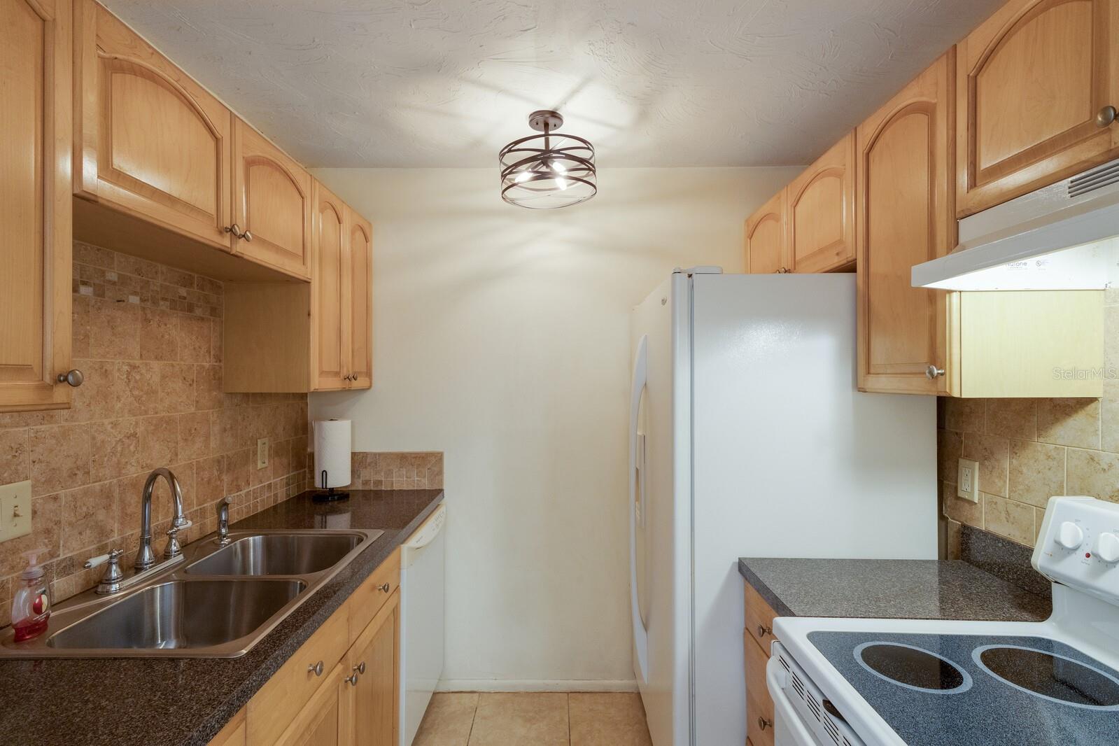 Image 11 of 33 For 3253 Beneva Road 103