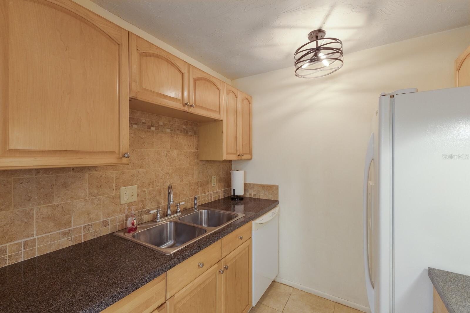 Image 12 of 33 For 3253 Beneva Road 103