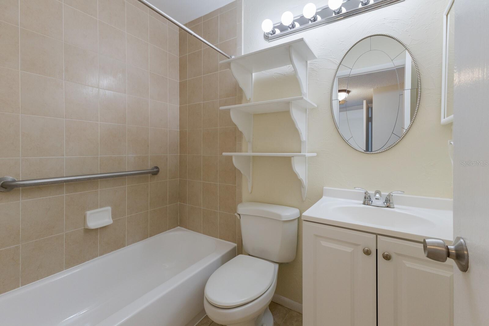 Image 17 of 33 For 3253 Beneva Road 103