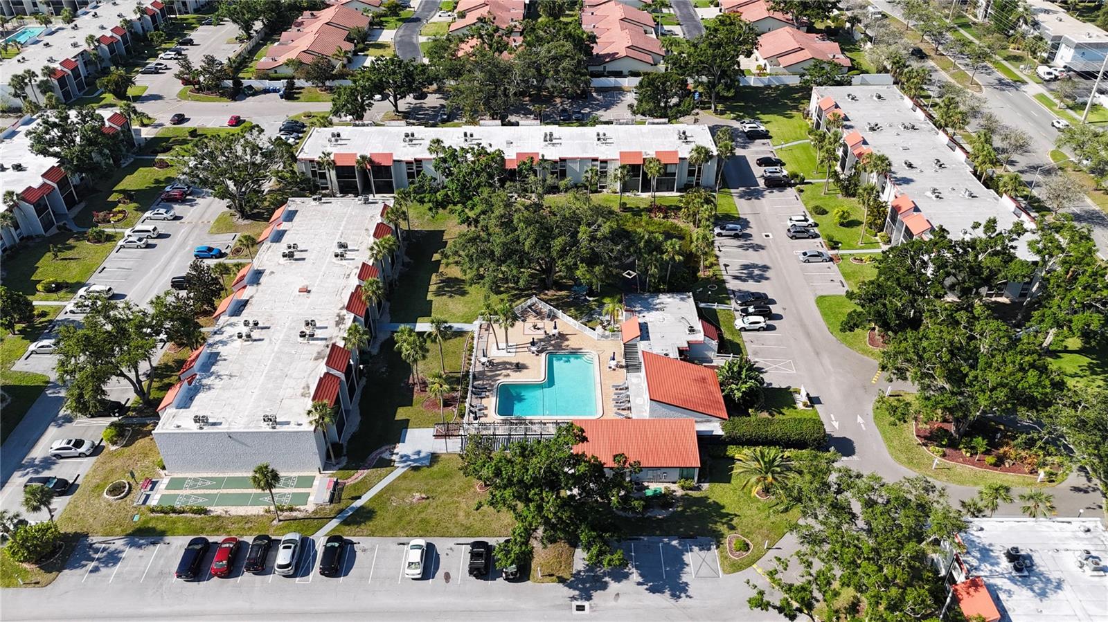 Image 23 of 33 For 3253 Beneva Road 103