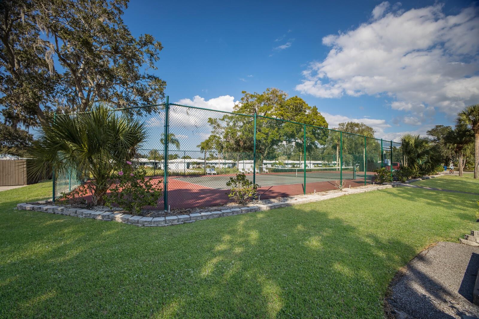 Image 26 of 33 For 3253 Beneva Road 103