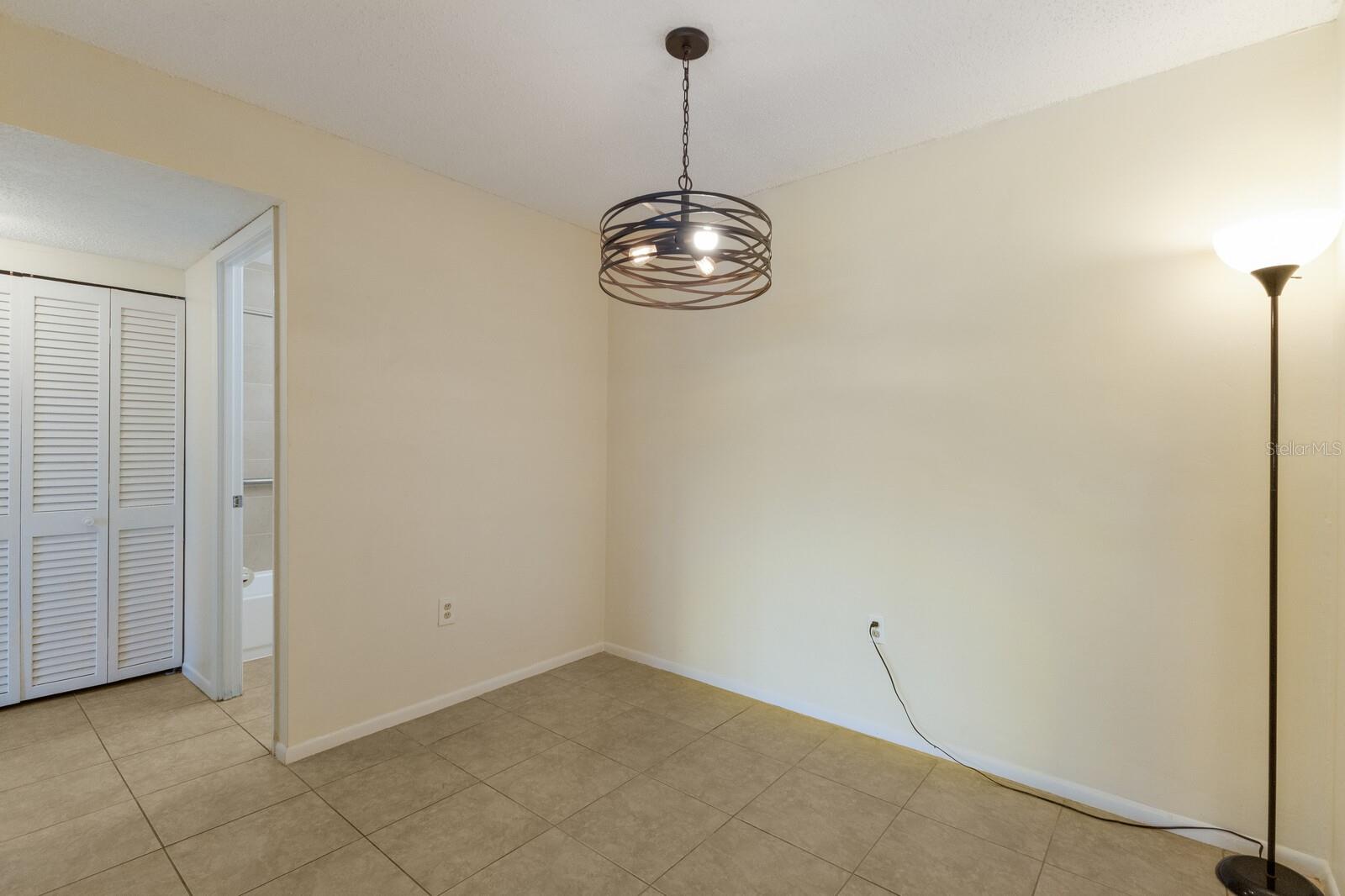 Image 8 of 33 For 3253 Beneva Road 103