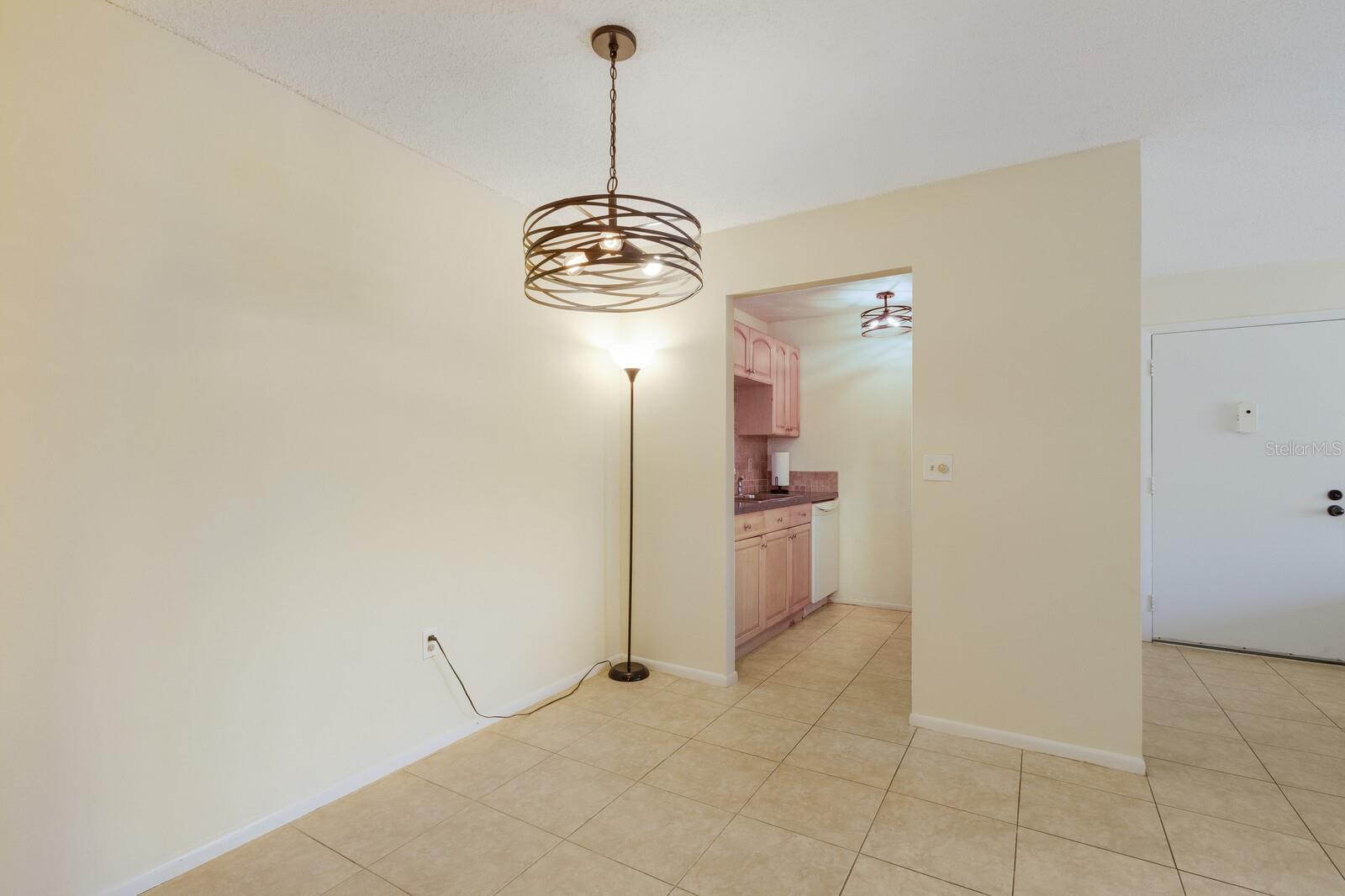 Image 9 of 33 For 3253 Beneva Road 103