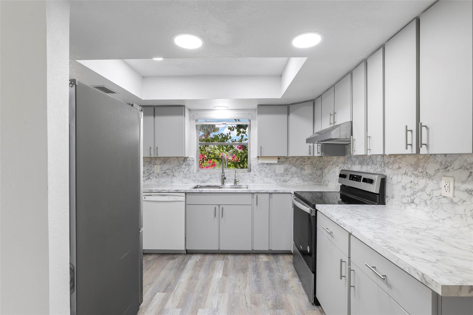 Image 11 of 38 For 3203 Riverside Drive B