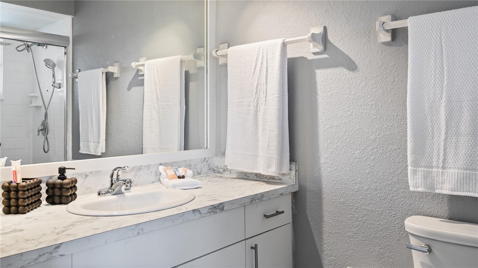 Image 15 of 38 For 3203 Riverside Drive B