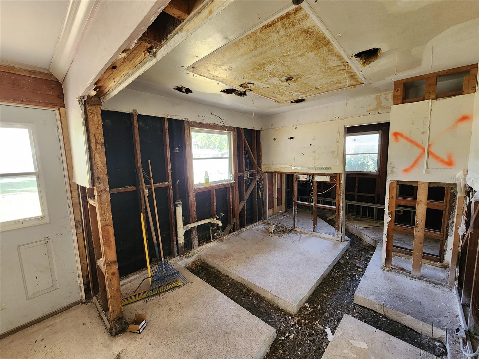 Image 4 of 10 For 3109 Alta Vista Street