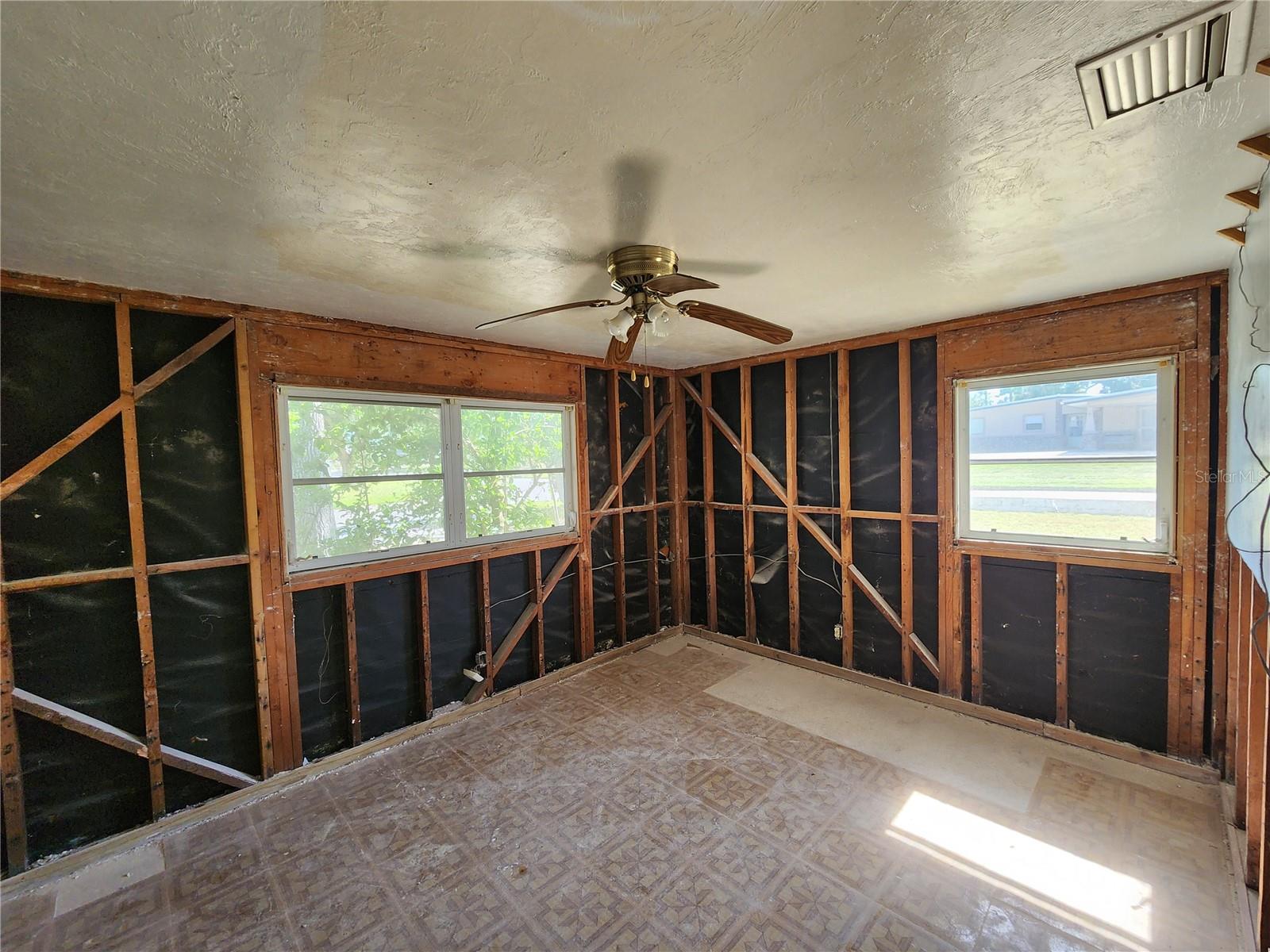 Image 9 of 10 For 3109 Alta Vista Street