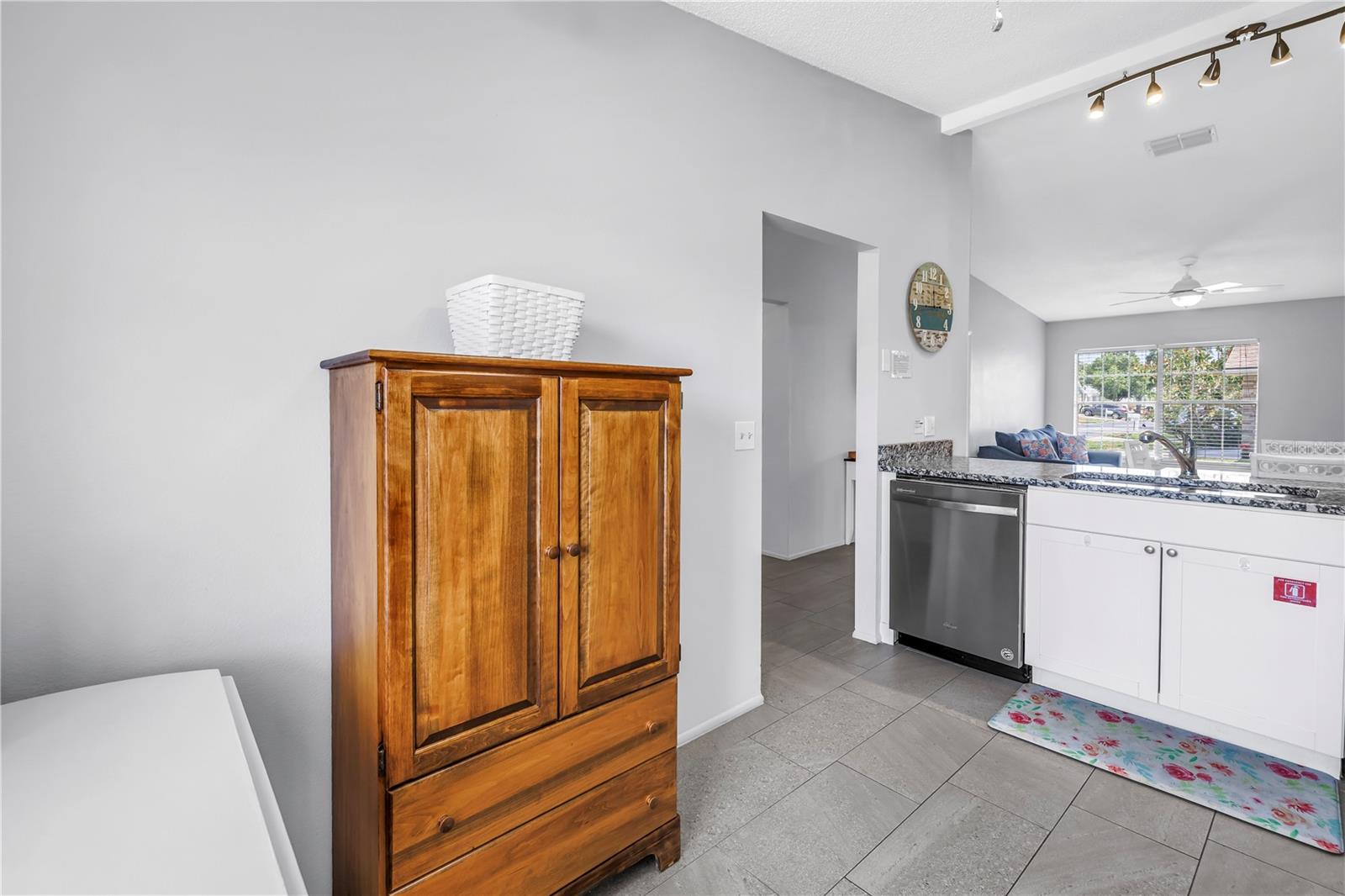 Image 8 of 40 For 4116 43rd Avenue W