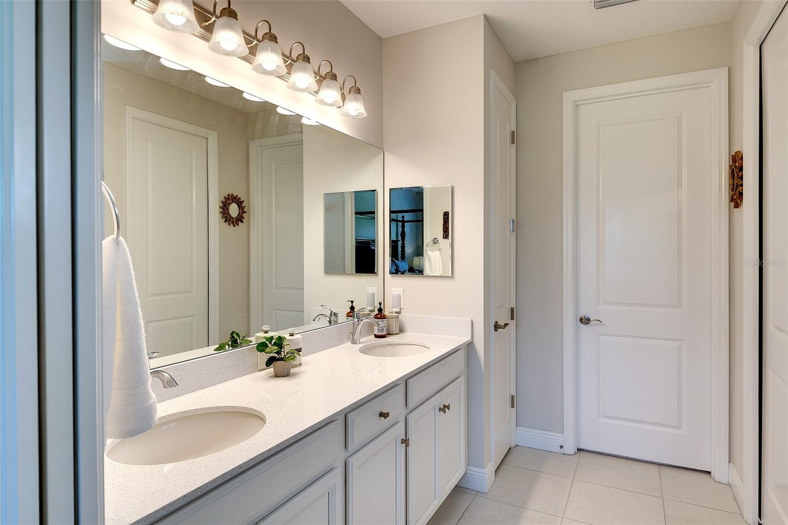 Image 21 of 41 For 8077 Sandstar Way