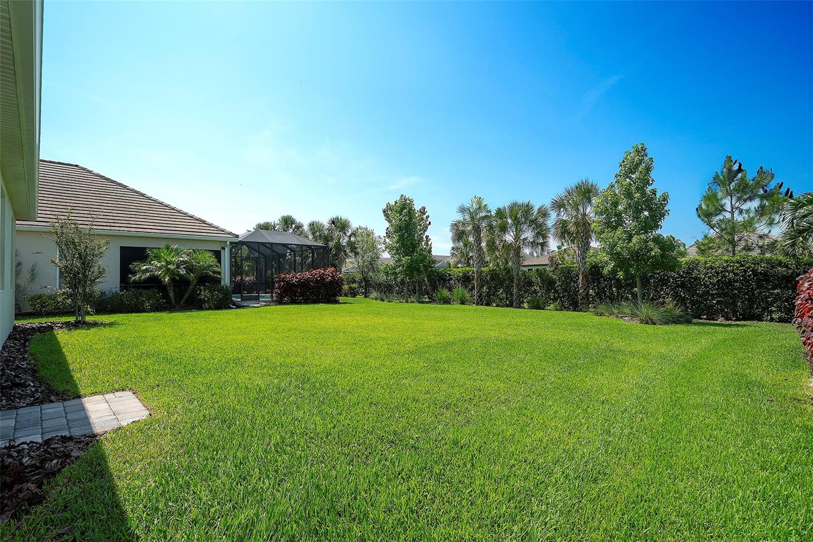 Image 26 of 41 For 8077 Sandstar Way