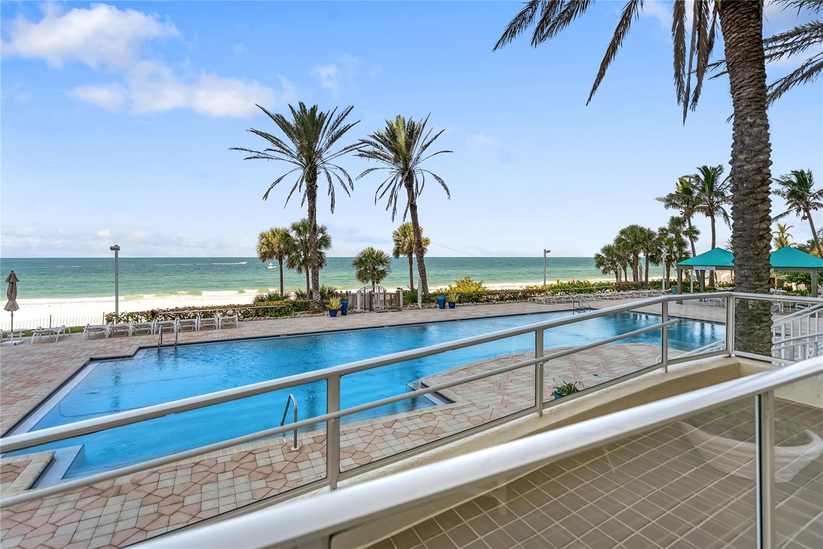 Listing photo id 12 for 1800 Benjamin Franklin Drive B1009