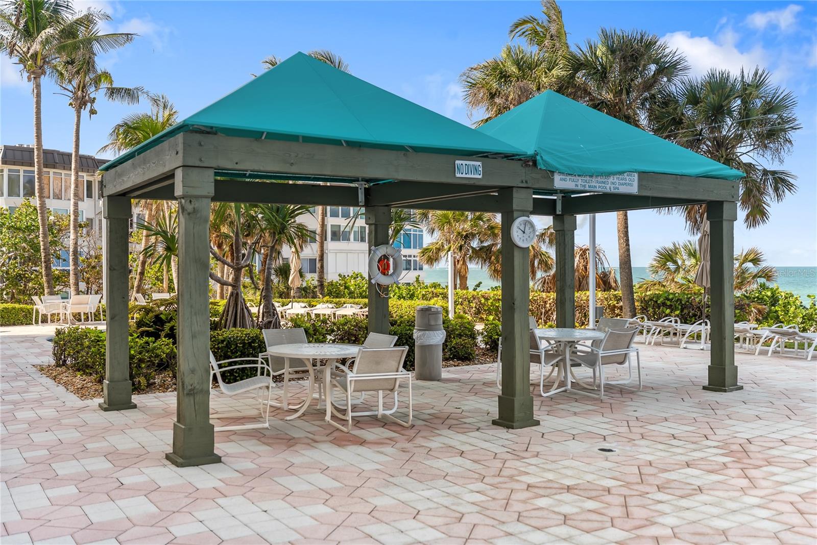 Listing photo id 14 for 1800 Benjamin Franklin Drive B1009
