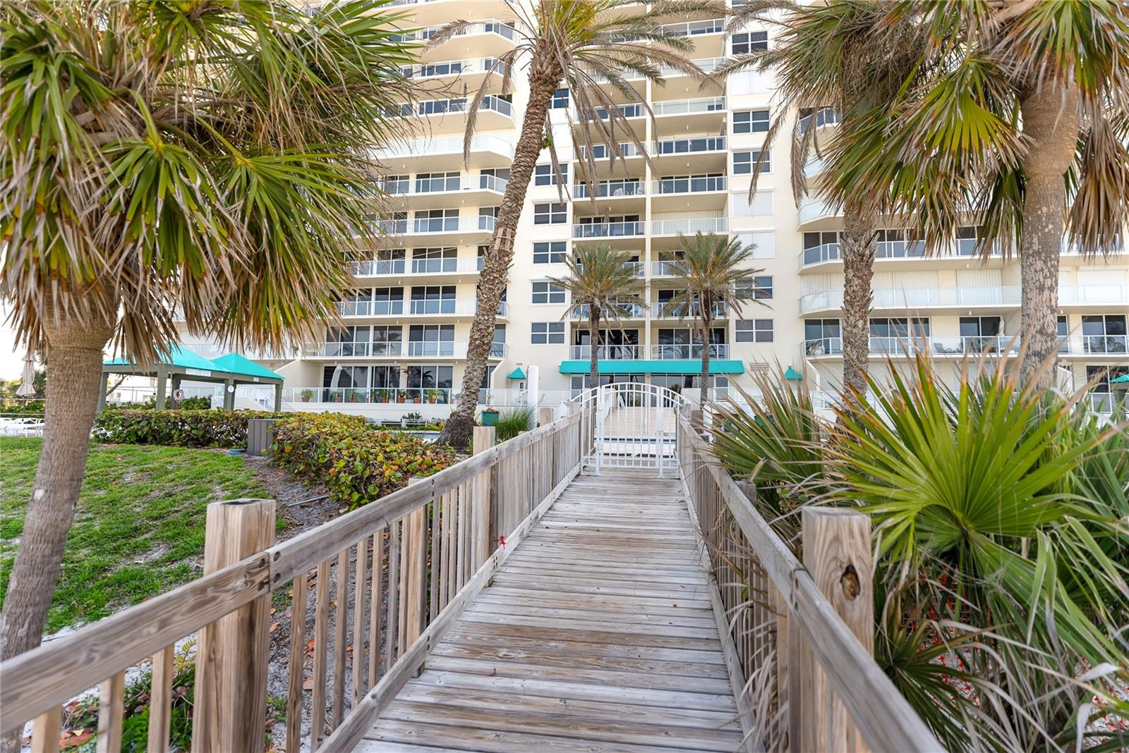 Listing photo id 19 for 1800 Benjamin Franklin Drive B1009