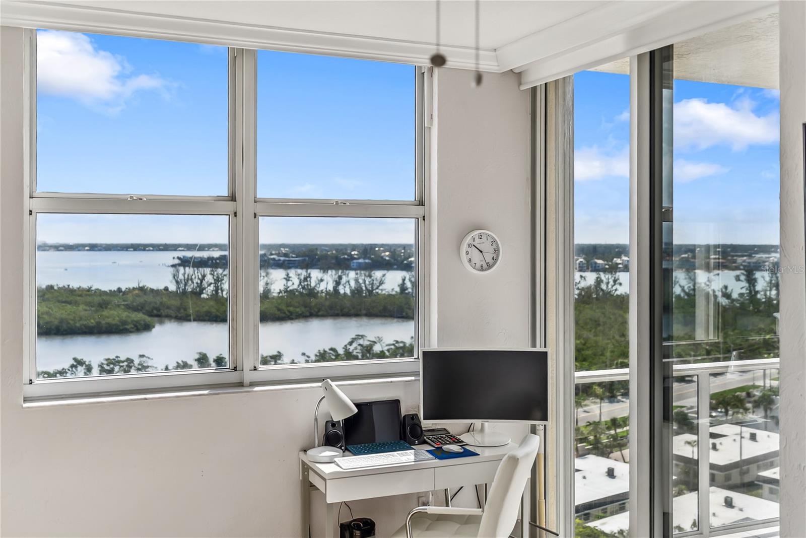 Listing photo id 25 for 1800 Benjamin Franklin Drive B1009