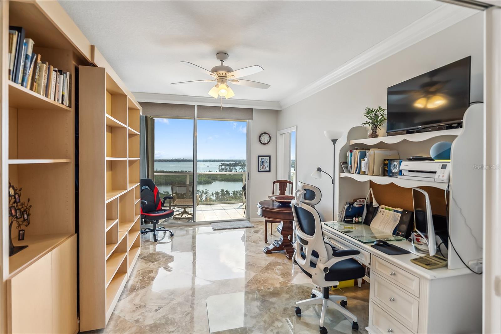 Listing photo id 29 for 1800 Benjamin Franklin Drive B1009