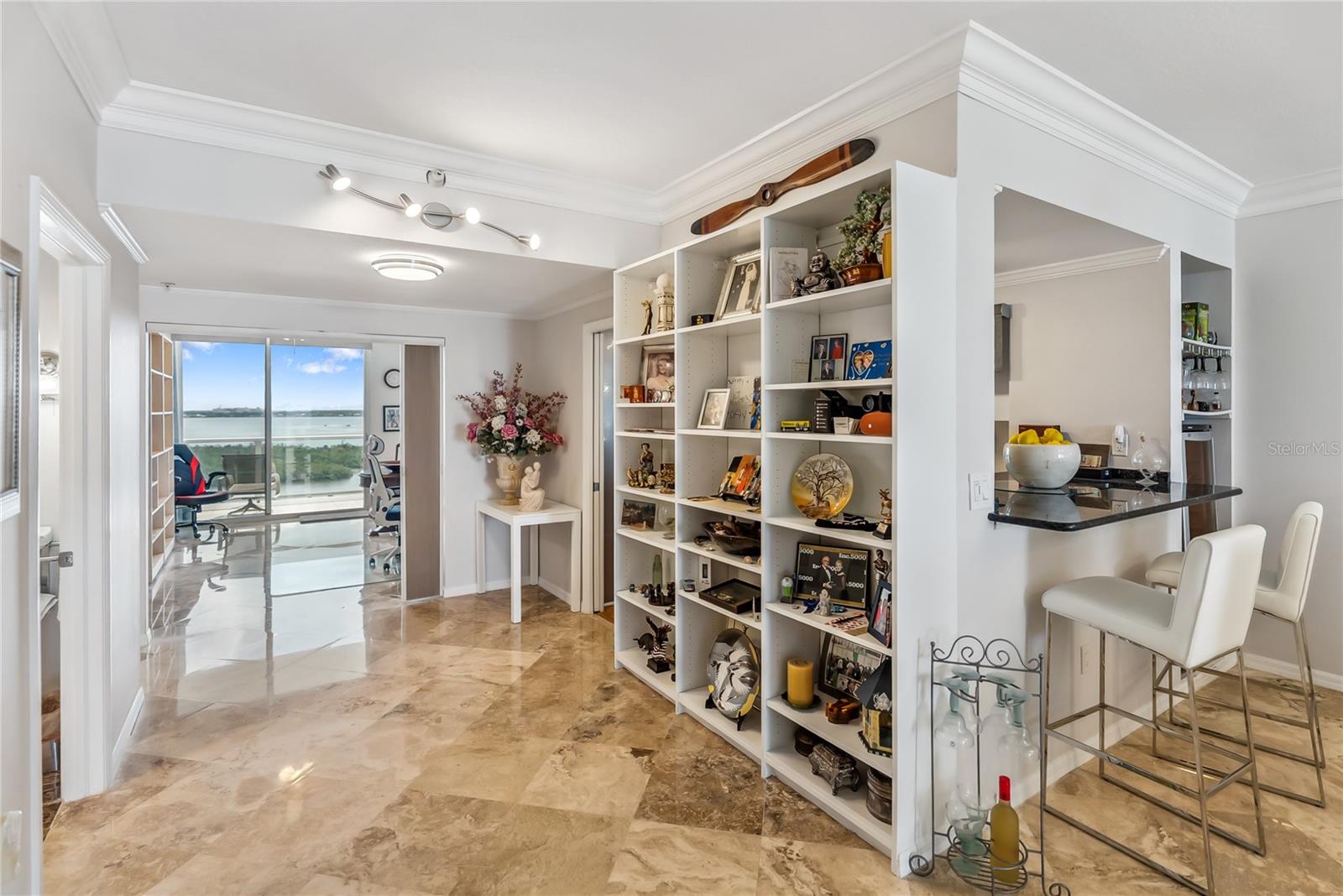 Listing photo id 43 for 1800 Benjamin Franklin Drive B1009