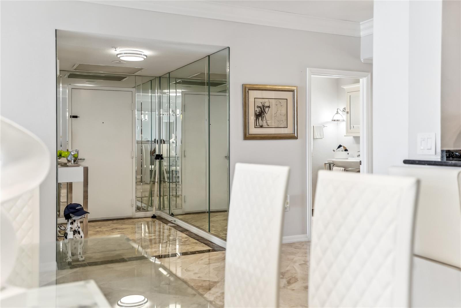Listing photo id 44 for 1800 Benjamin Franklin Drive B1009