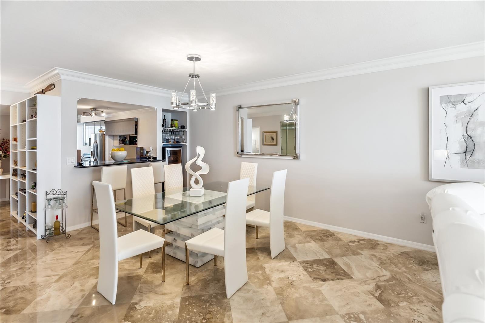 Listing photo id 45 for 1800 Benjamin Franklin Drive B1009