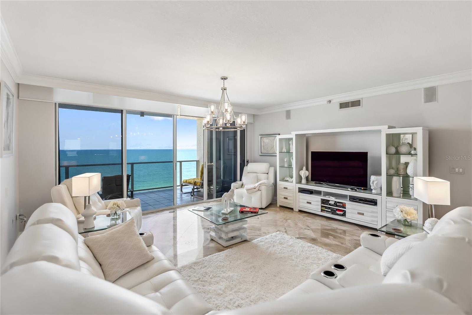 Listing photo id 47 for 1800 Benjamin Franklin Drive B1009