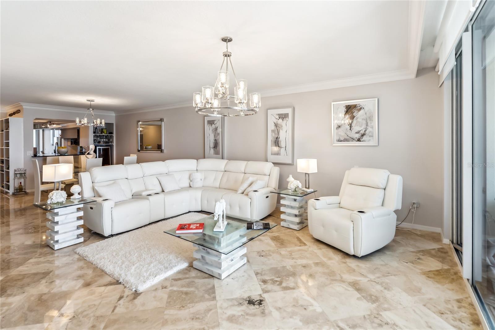 Listing photo id 49 for 1800 Benjamin Franklin Drive B1009
