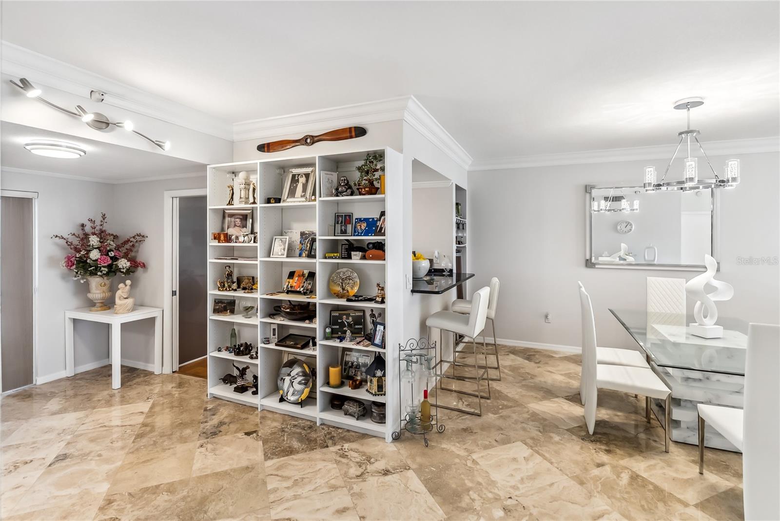 Listing photo id 61 for 1800 Benjamin Franklin Drive B1009