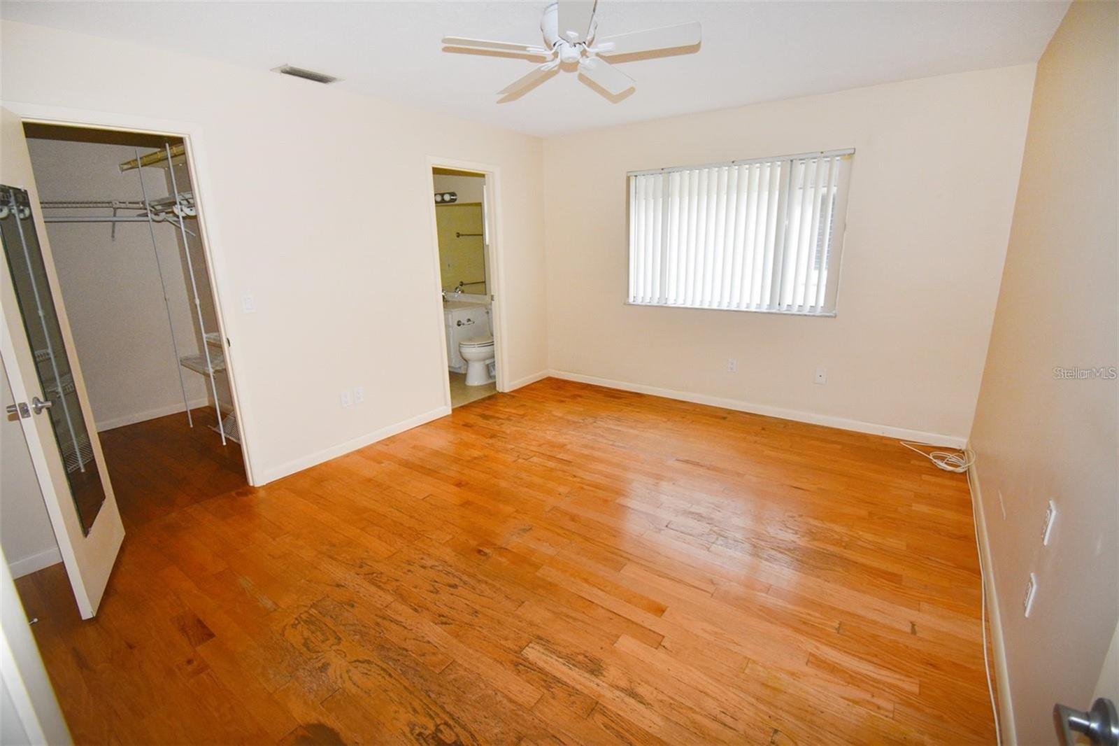 Image 10 of 19 For 3961 Ashwood Lane 44