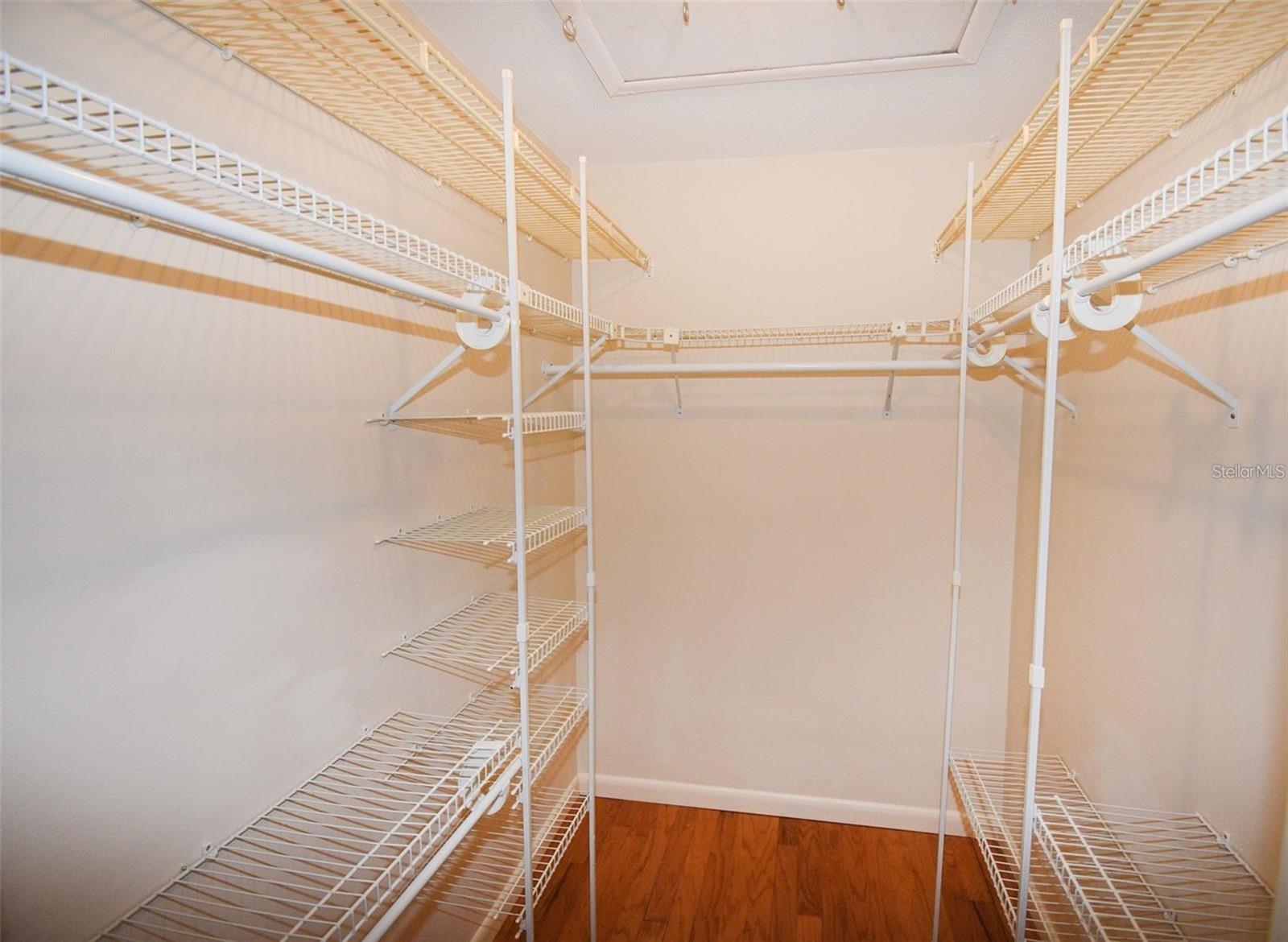 Image 12 of 19 For 3961 Ashwood Lane 44