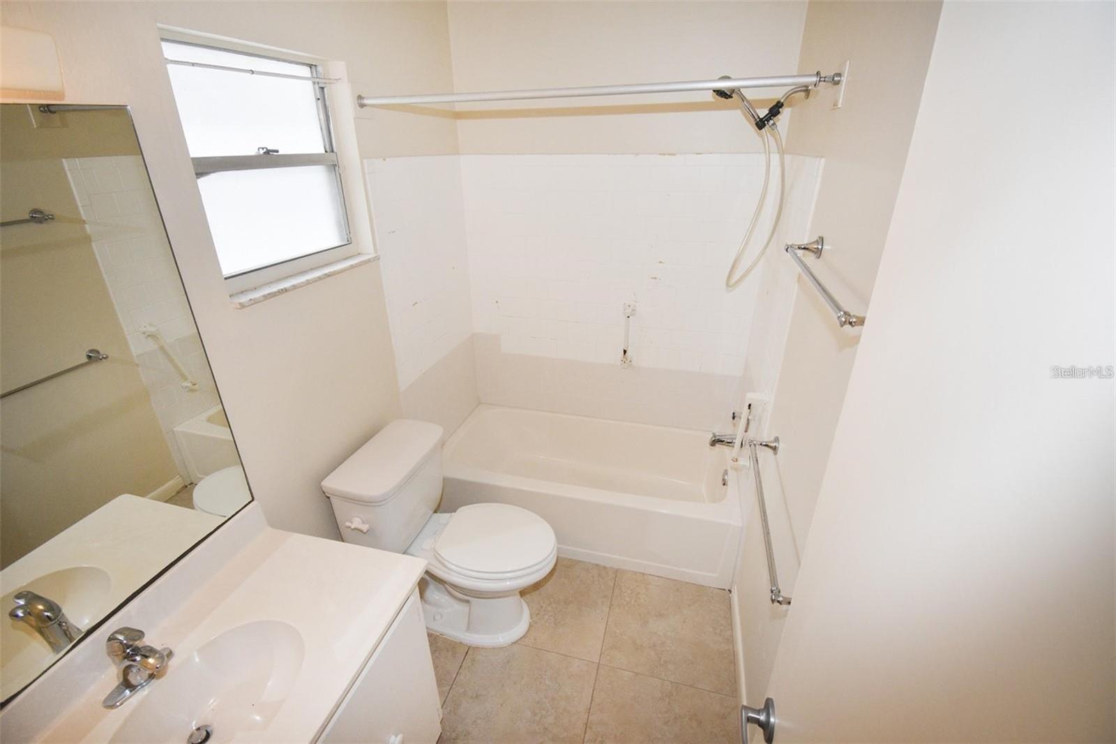 Image 15 of 19 For 3961 Ashwood Lane 44