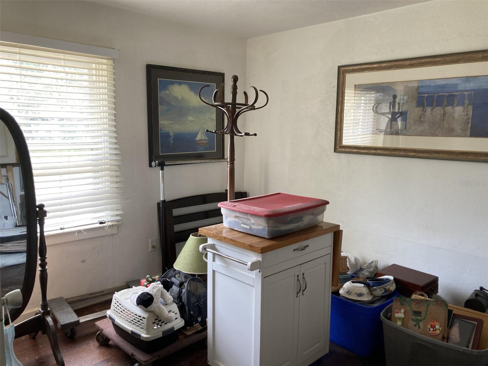 Image 11 of 23 For 104 22nd Street Court E