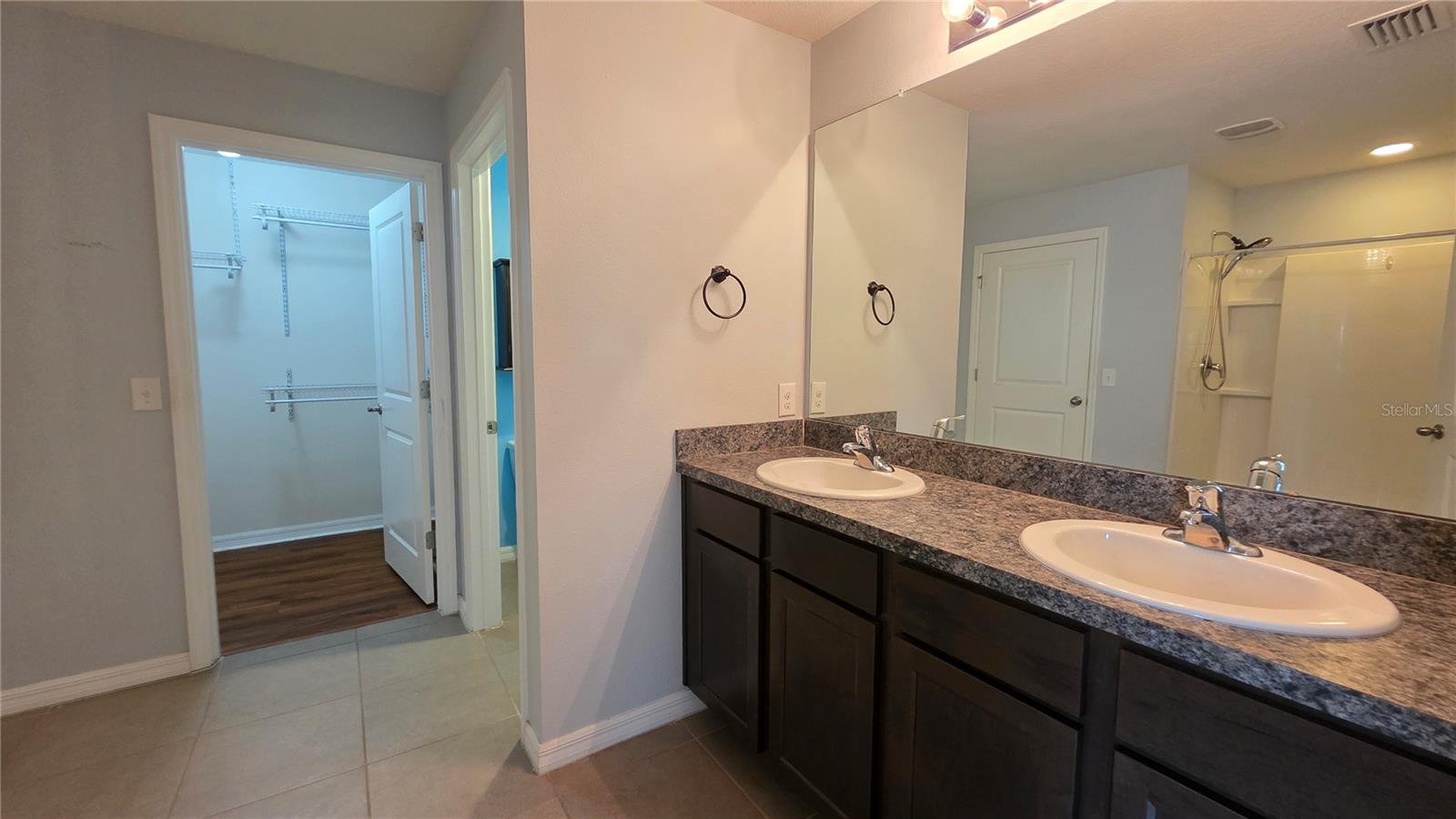 Image 21 of 42 For 4545 Long Branch Lane