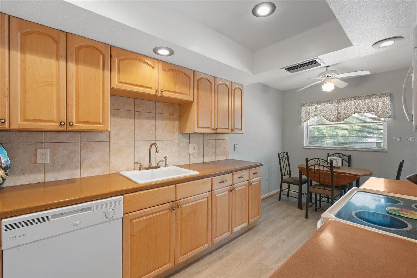 Image 15 of 48 For 2503 Beneva Road 7